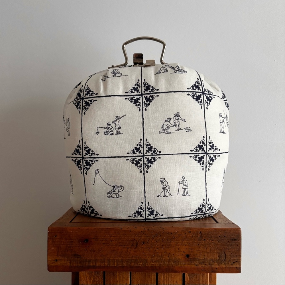 Vintage Delft Tile Fabric Printed Top Handle Cushioned Carry Case